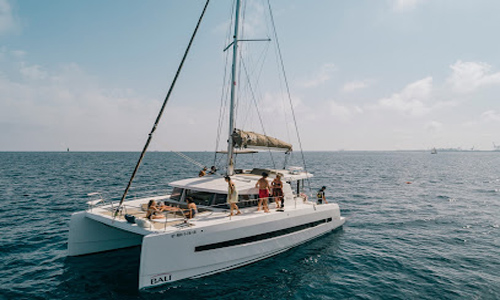 Sondevela Catamaran Barcelona - Rent exclusive boat, luxury experiences